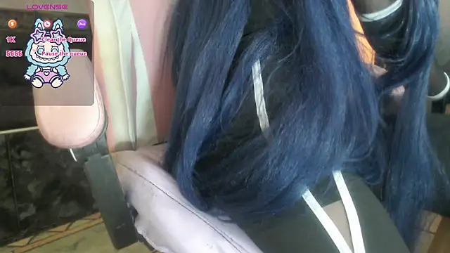 Snapshot of Sally23_ chatting on 12-19-25, 02:24 Sally23 online show from 12-19-25, 02:24