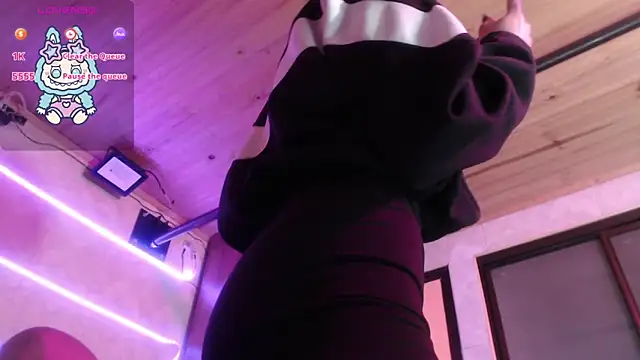 Snapshot of Sally23_ chatting on 02-03-26, 02:00 Sally23 online show from 02-03-26, 02:00