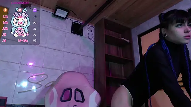 Snapshot of Sally23_ chatting on 02-25-26, 02:59 Sally23 online show from 02-25-26, 02:59