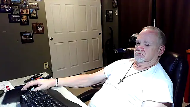 Snapshot of nobledad chatting on 02-08-26, 10:40 nobledad online show from 02-08-26, 10:40