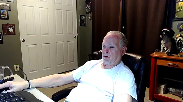 Snapshot of nobledad chatting on 02-16-26, 12:01 nobledad online show from 02-16-26, 12:01