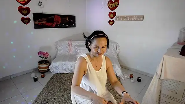 lollita 23  online show from 04-23-26, 08:00