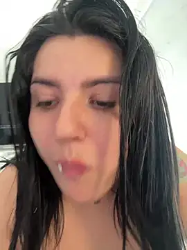 Snapshot of horny_roomiess chatting on 01-27-25, 07:03 horny roomiess online show from 01-27-25, 07:03