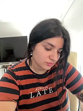 Snapshot of horny_roomiess chatting on 01-28-25, 07:53 horny roomiess online show from 01-28-25, 07:53