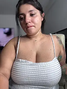 Snapshot of horny_roomiess chatting on 03-04-25, 12:18 horny roomiess online show from 03-04-25, 12:18