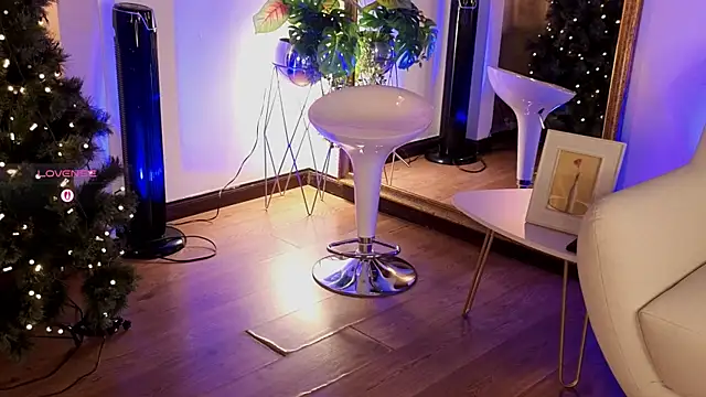 Victoria-Harper online show from 12-14-25, 10:09