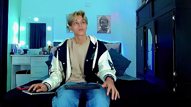 Liamscott  online show from 09-20-25, 07:48