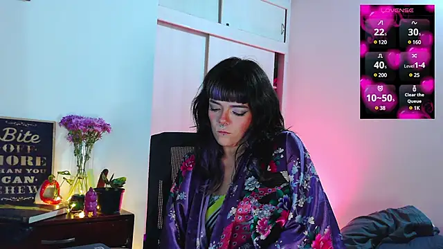 Snapshot of purple_em69 chatting on 02-05-25, 04:59 purple em69 online show from 02-05-25, 04:59