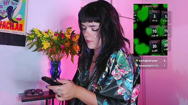 Snapshot of purple_em69 chatting on 03-16-25, 01:28 purple em69 online show from 03-16-25, 01:28