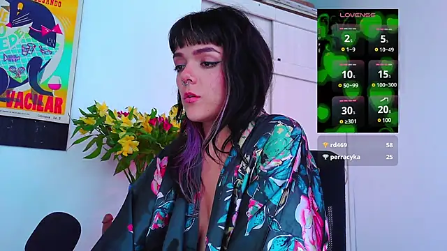 Snapshot of purple_em69 chatting on 03-16-25, 04:23 purple em69 online show from 03-16-25, 04:23