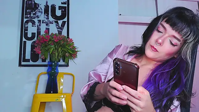 Snapshot of purple_em69 chatting on 12-02-25, 03:12 purple em69 online show from 12-02-25, 03:12