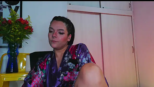 Snapshot of purple_em69 chatting on 02-08-26, 05:22 purple em69 online show from 02-08-26, 05:22