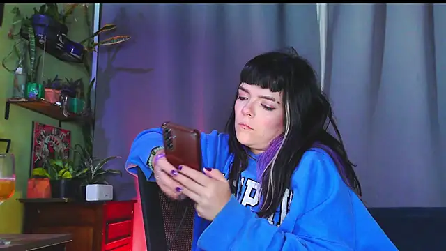 Snapshot of purple_em69 chatting on 02-14-26, 06:10 purple em69 online show from 02-14-26, 06:10