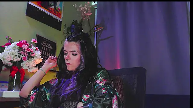 Snapshot of purple_em69 chatting on 02-21-26, 04:57 purple em69 online show from 02-21-26, 04:57