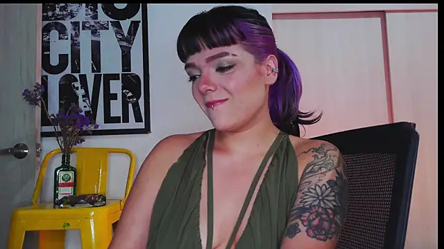 Snapshot of purple_em69 chatting on 02-27-26, 03:39 purple em69 online show from 02-27-26, 03:39