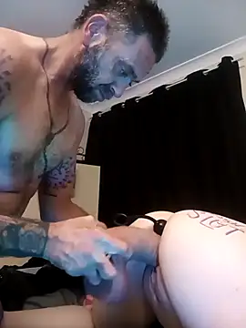 Snapshot of hungandfun chatting on 06-17-26, 02:18 hungandfun online show from 06-17-26, 02:18