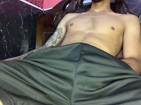 Snapshot of tanned_boy chatting on 03-06-26, 10:34 tanned boy online show from 03-06-26, 10:34