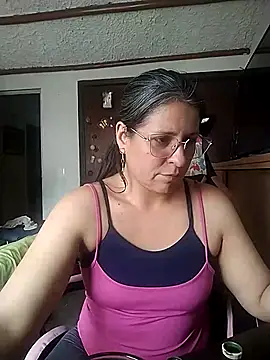 LucifernandaSw online show from 04-30-26, 06:58