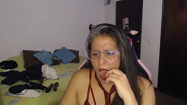 Snapshot of LucifernandaSw chatting on 05-14-26, 05:03 LucifernandaSw online show from 05-14-26, 05:03