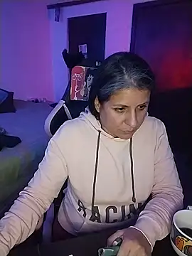 Snapshot of LucifernandaSw chatting on 05-20-26, 04:40 LucifernandaSw online show from 05-20-26, 04:40