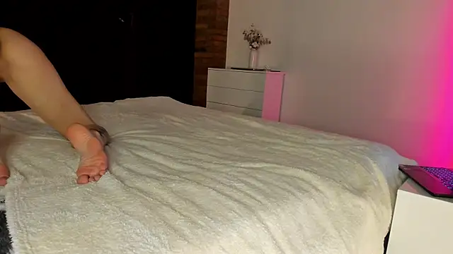 Snapshot of Rachel_Rey chatting on 09-25-25, 06:11 Rachel Rey online show from 09-25-25, 06:11