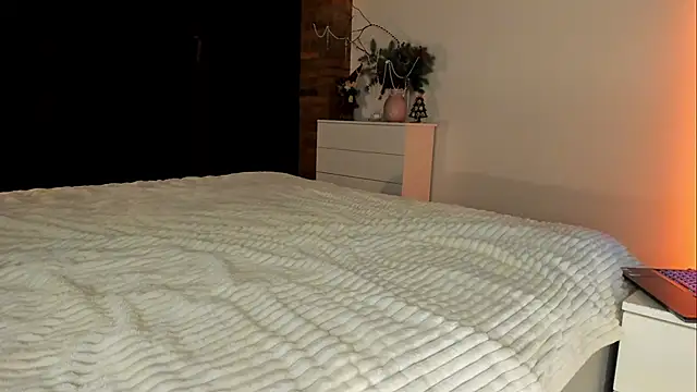 Snapshot of Rachel_Rey chatting on 12-18-25, 06:36 Rachel Rey online show from 12-18-25, 06:36