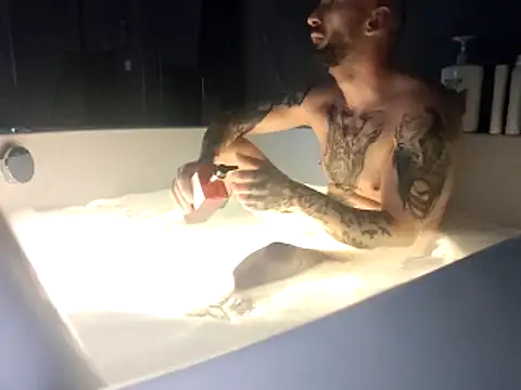 Snapshot of Mjuser666 chatting on 12-20-25, 06:31 Mjuser666 online show from 12-20-25, 06:31