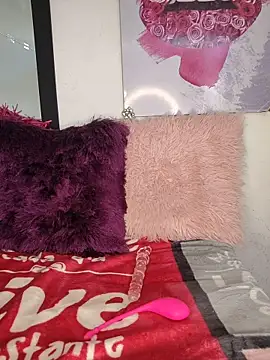 hanaa 18 online show from 11-18-25, 02:21