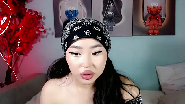 Snapshot of ichiben chatting on 12-24-24, 09:39 ichiben online show from 12-24-24, 09:39