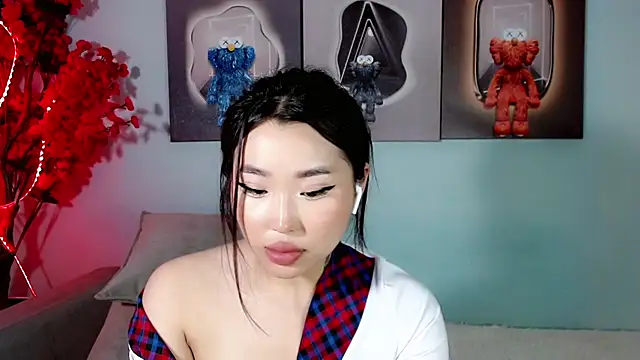 Snapshot of ichiben chatting on 12-25-24, 11:43 ichiben online show from 12-25-24, 11:43