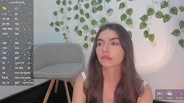 Snapshot of Coralinee_01 chatting on 12-10-24, 01:00 Coralinee 01 online show from 12-10-24, 01:00