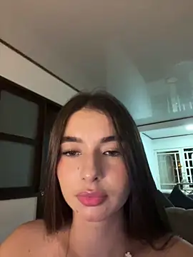 Snapshot of Coralinee_01 chatting on 05-09-26, 12:49 Coralinee 01 online show from 05-09-26, 12:49