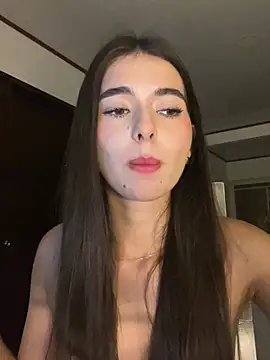 Snapshot of Coralinee_01 chatting on 05-27-26, 01:57 Coralinee 01 online show from 05-27-26, 01:57