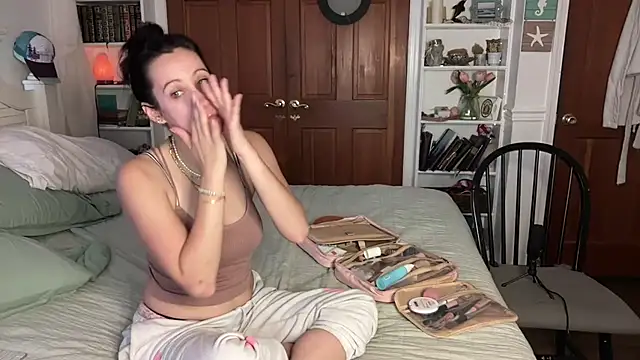 Snapshot of cutelittlemama0418 chatting on 09-25-25, 12:20 cutelittlemama0418 online show from 09-25-25, 12:20