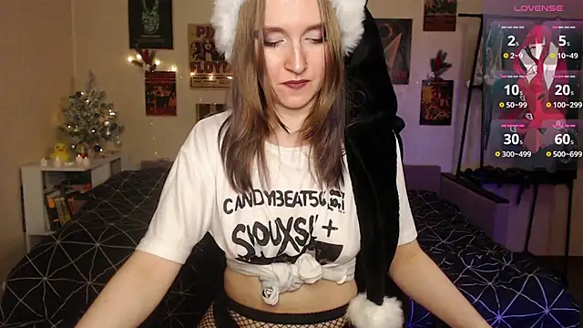 Snapshot of Viper_kiss chatting on 12-25-24, 02:14 Viper kiss online show from 12-25-24, 02:14