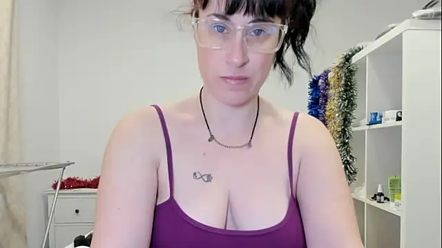 emmita69  online show from 12-15-25, 04:17