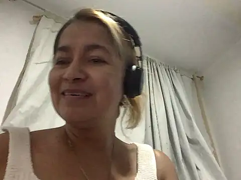 Snapshot of Jlo_69 chatting on 06-20-26, 03:53 Jlo 69 online show from 06-20-26, 03:53