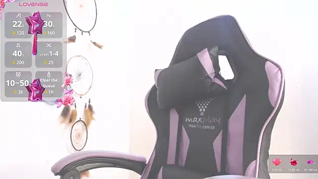 Snapshot of Amara18_ chatting on 11-20-25, 10:42 Amara18 online show from 11-20-25, 10:42