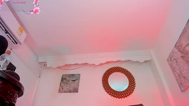 Snapshot of Karoline_Marin chatting on 12-24-24, 02:01 Karoline Marin online show from 12-24-24, 02:01