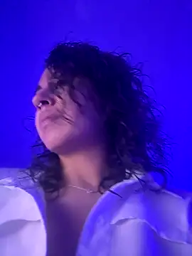 Amareto  online show from 12-19-25, 11:06