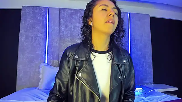 Amareto  online show from 04-18-26, 12:09