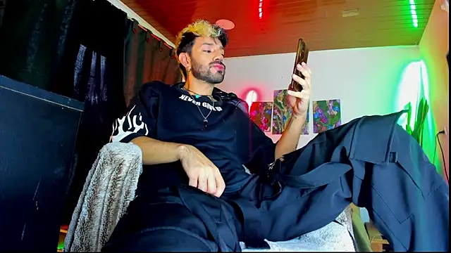 LatinMilk  online show from 03-05-26, 09:22