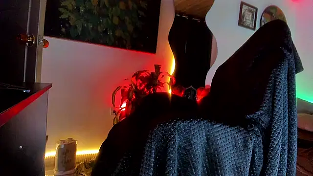LatinMilk  online show from 07-17-26, 03:57