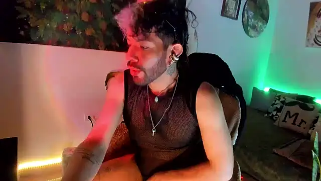 LatinMilk  online show from 07-28-26, 11:17