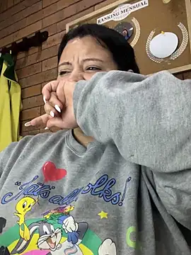 dannarossy  online show from 10-17-25, 05:10