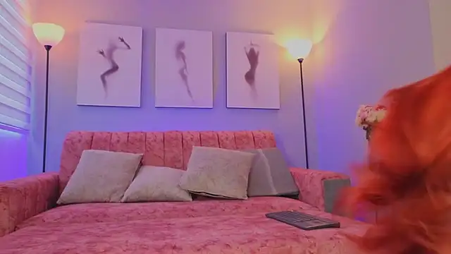 Snapshot of Juliana_Saenzz chatting on 10-24-25, 12:45 Juliana Saenzz online show from 10-24-25, 12:45