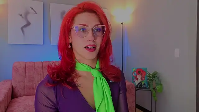 Snapshot of Juliana_Saenzz chatting on 12-21-25, 06:15 Juliana Saenzz online show from 12-21-25, 06:15