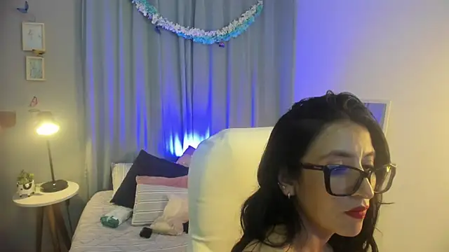 kira moon   online show from 04-08-26, 09:04