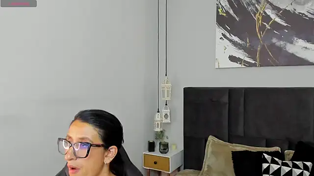 kira moon   online show from 04-28-26, 09:42