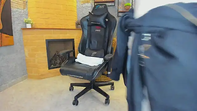 JordanThompson  online show from 03-18-25, 07:20